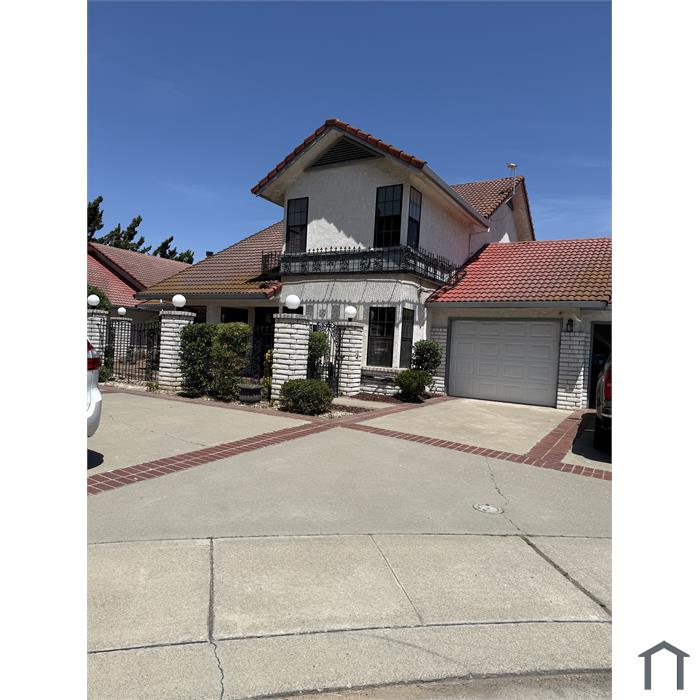 1815 Azure Ct