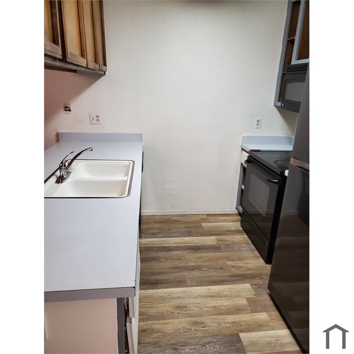 457 Golf Cir W