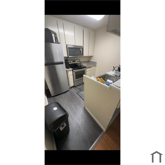 1205 Grand Prix Dr