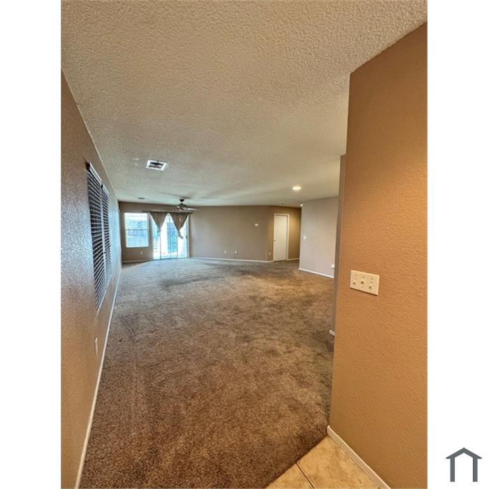 1127 Kestrel Dr