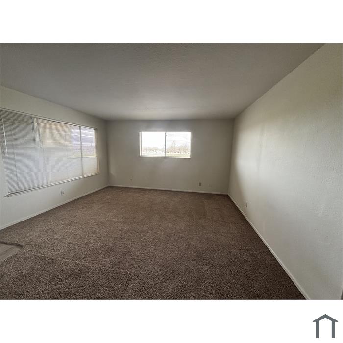 100 E Hawkeye Ave