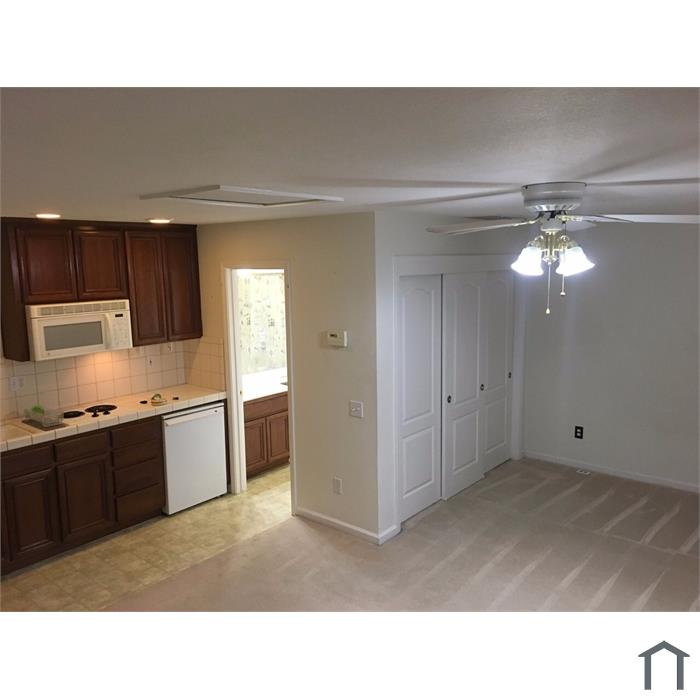 177 W Springer Dr