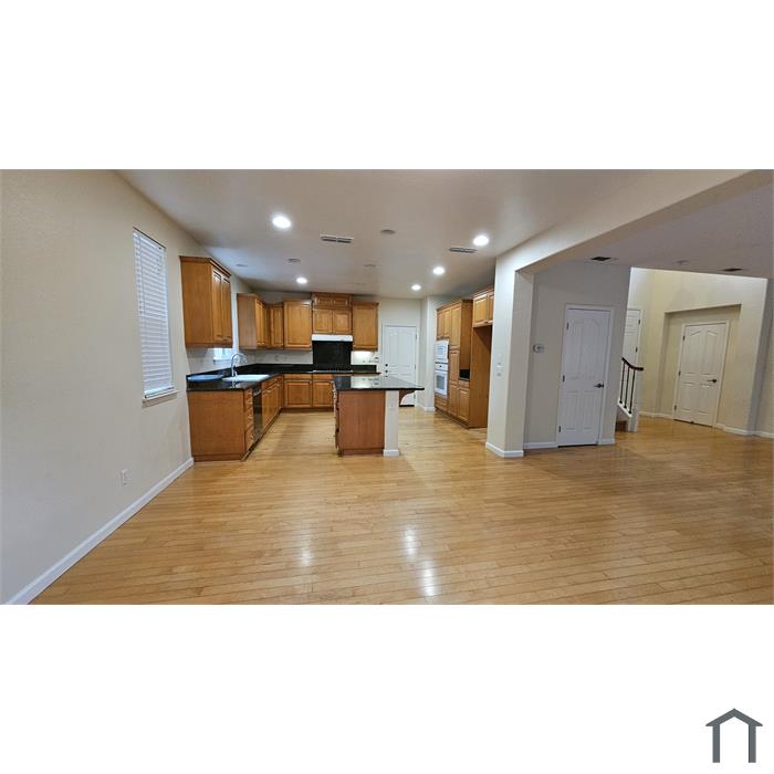 480 N Orinda Ct