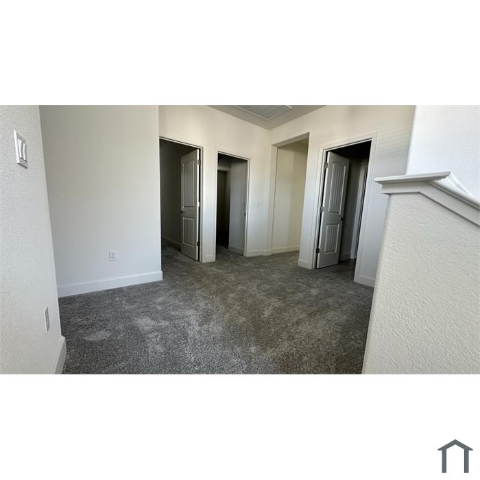 549 Knightsbridge Ct