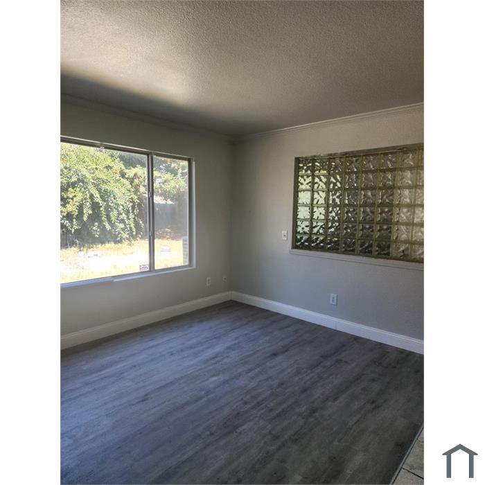 6601 Candellaria Ct