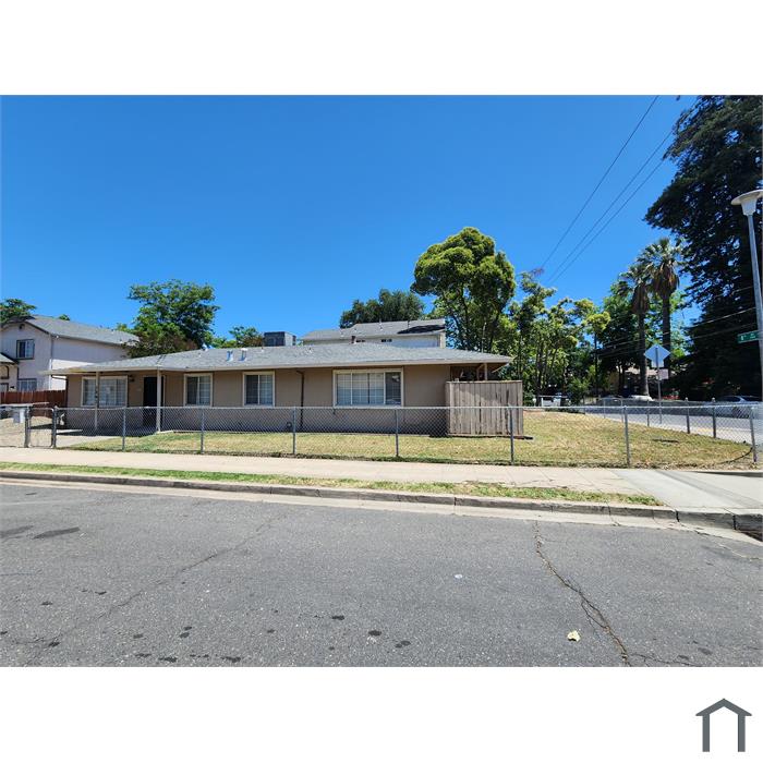 3241 Santa Cruz Way