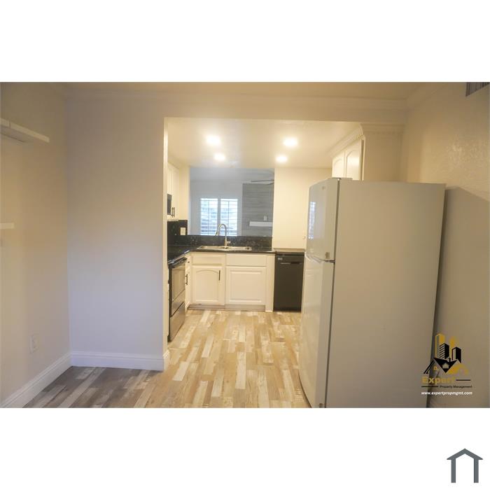 3605 Larchmont Square Ln