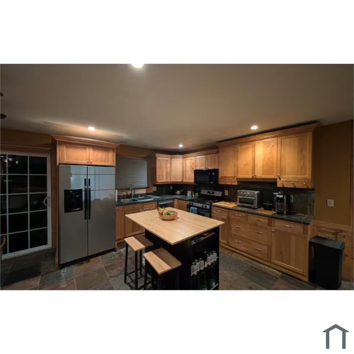 3596 Tamarack Ave
