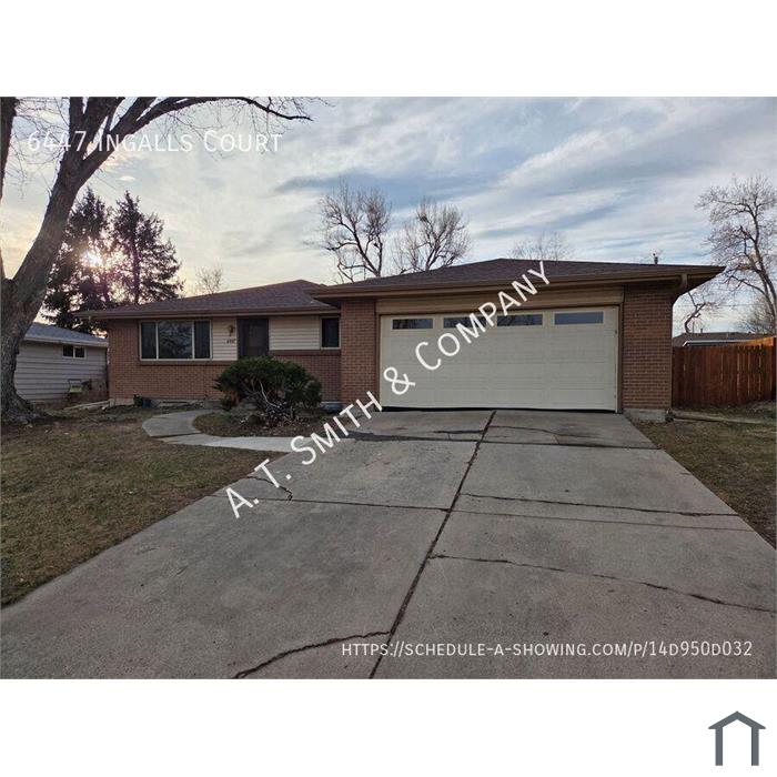 AVAILABLE NOW ! ! Spacious 3 bedroom Single Family Home with 2 Car Garage in Arvada