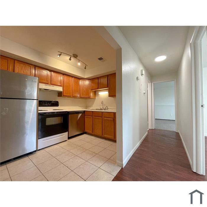 4160 W 74th Ave #6 â€“ Bright & Spacious 2-Bedroom in Westminster!