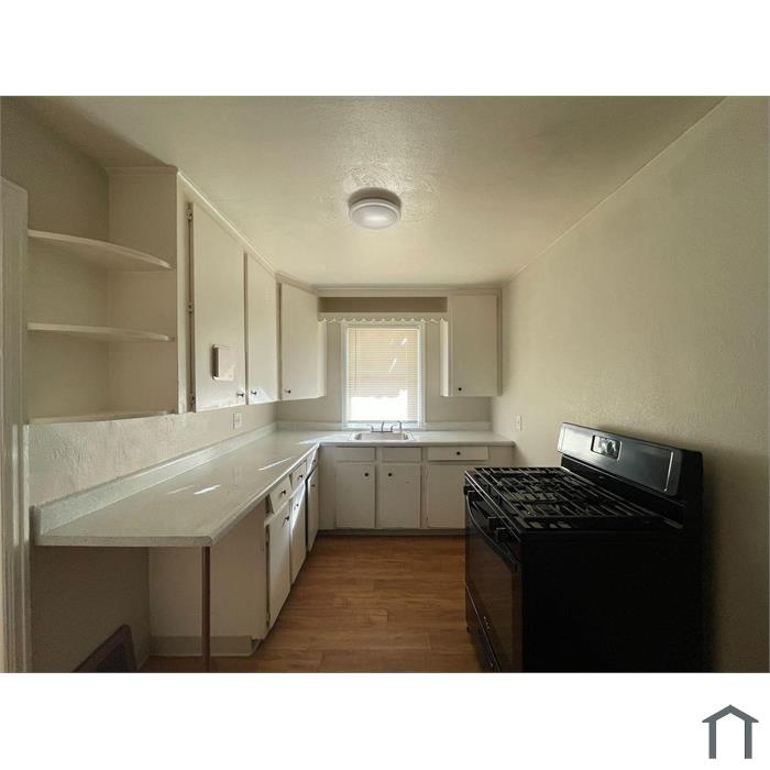 Cozy 2-Bedroom Apartment in Lakewood â€“ 7295 W 12th Ave, Unit C