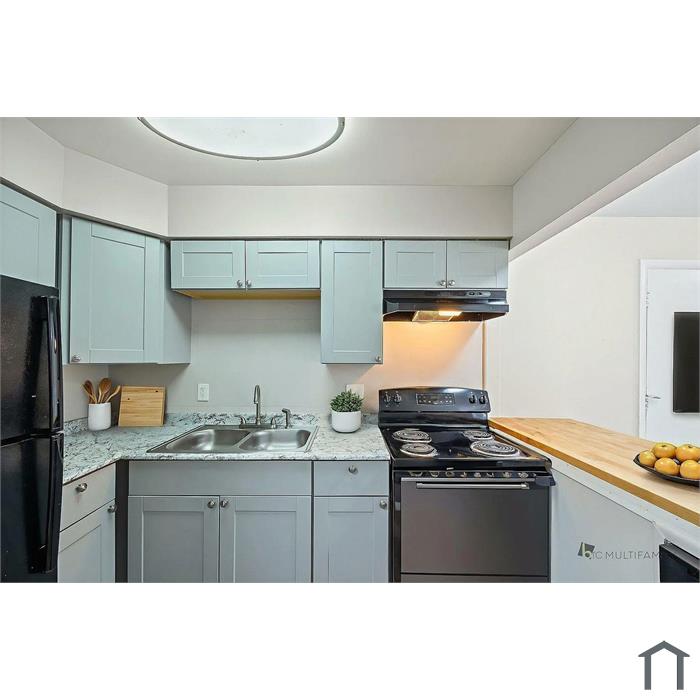 Hilltop Apartments Unit 12 â€“ Spacious 2BR with In-Unit Laundry in Lakewood!