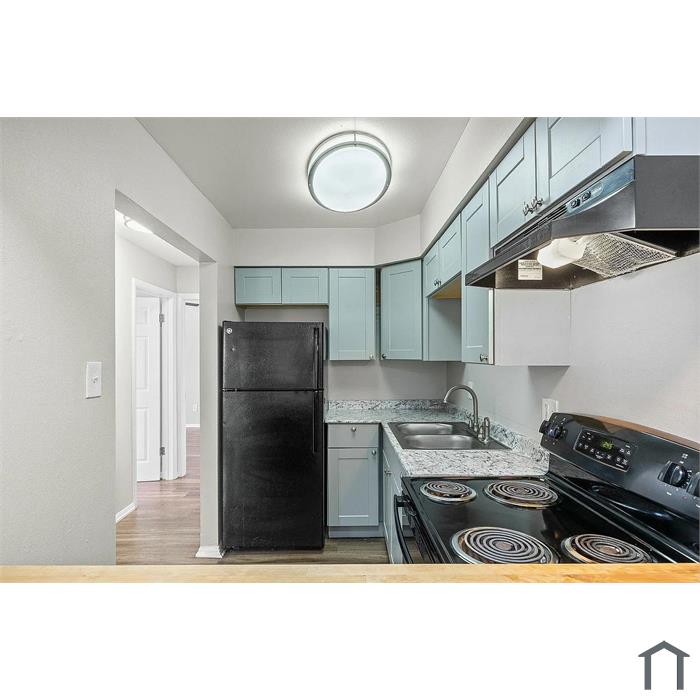 Hilltop Apartments Unit 1 â€“ Spacious 2BR with In-Unit Laundry in Lakewood!