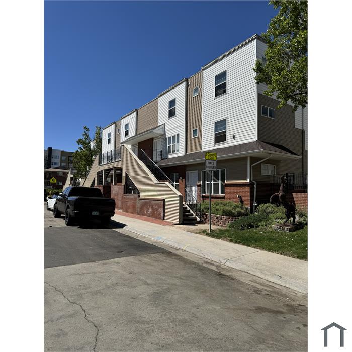 3237 W Nevada Pl