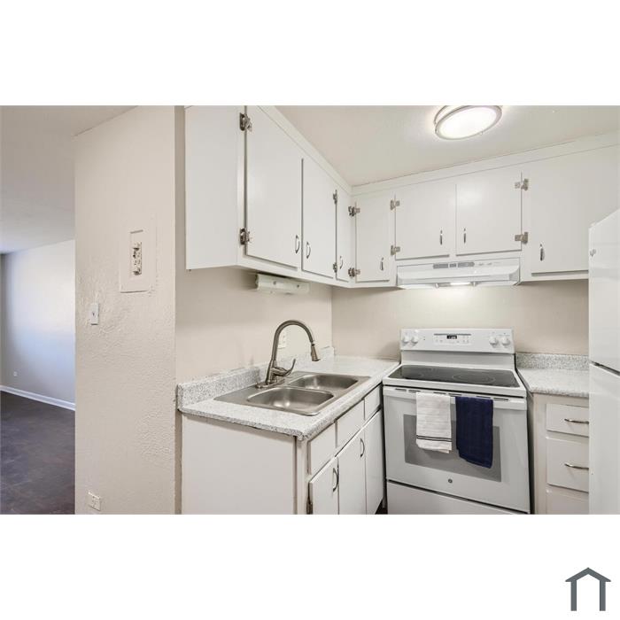 1400 W Mississippi #208- 2 Bed/ 1 Bath in Denver w/ 1 MONTH FREE!