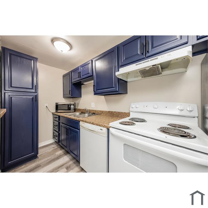 2130 E Boulder St #206 â€“ Bright 2 Bedroom Near Memorial Park & Downtown!