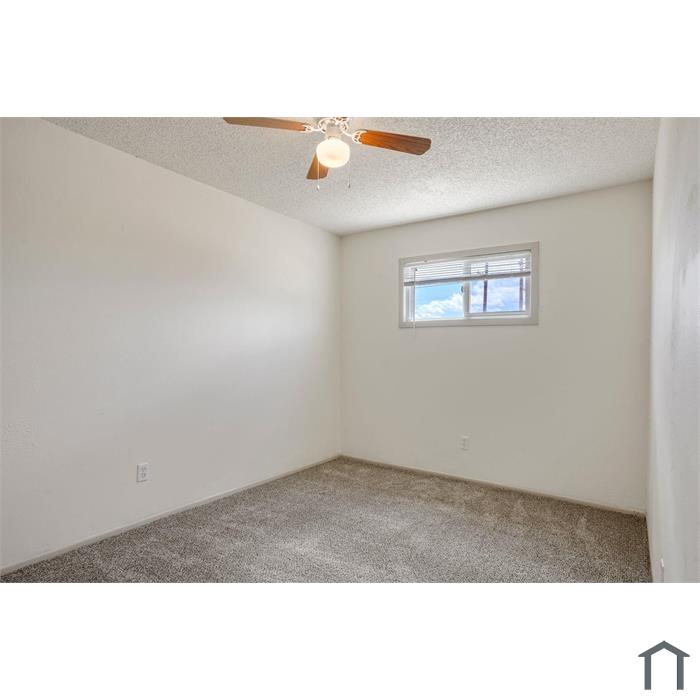 984 E Saxony Drâ€“ Spacious 2 Bed/1 Bath in Pueblo West Parking Included!