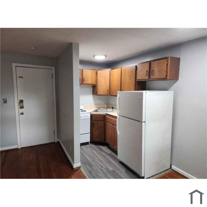 60 Niles St