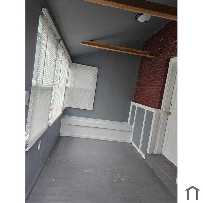 47 1/2 Putnam St