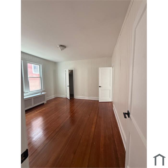 20 Hebron St