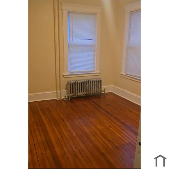 28 Sterling St