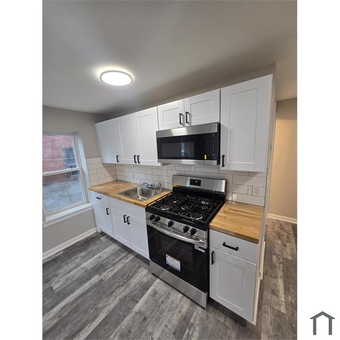 228 Maple Ave