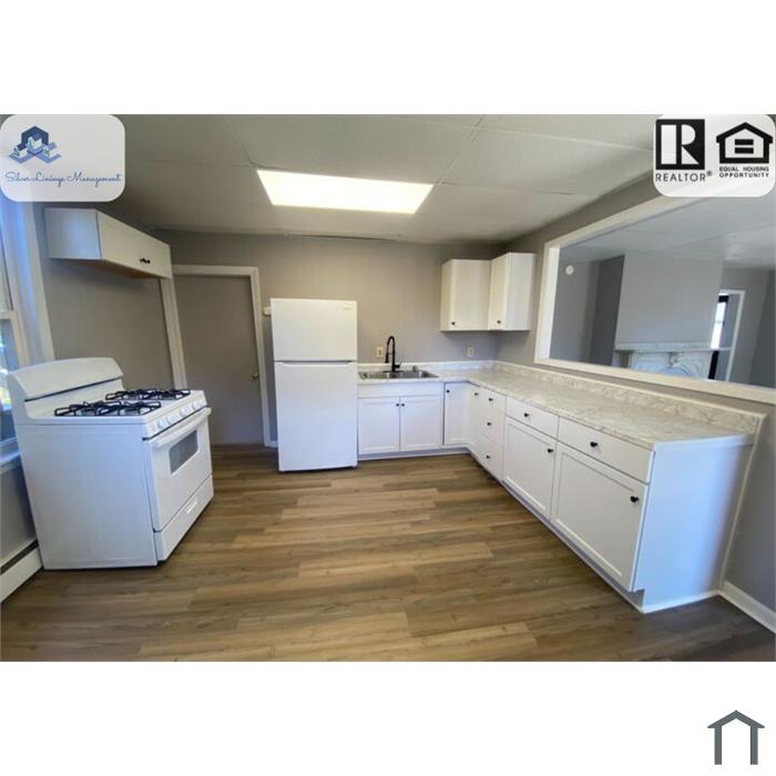 490 Hartford Pike