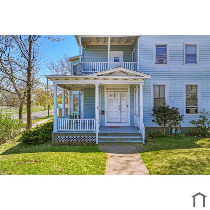 32 Center St
