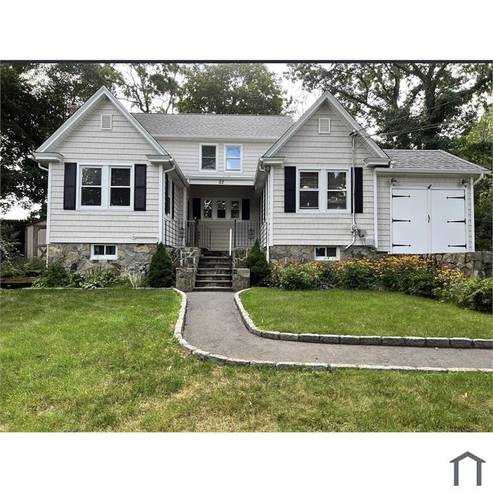 22 Andrews St