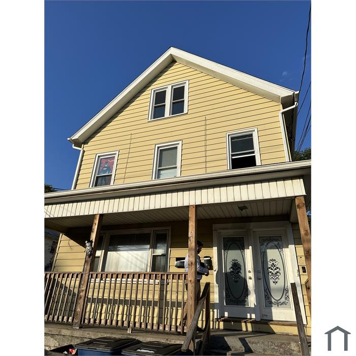 21 White St