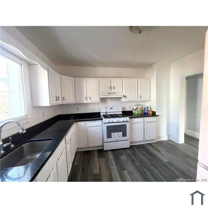 215 Read St