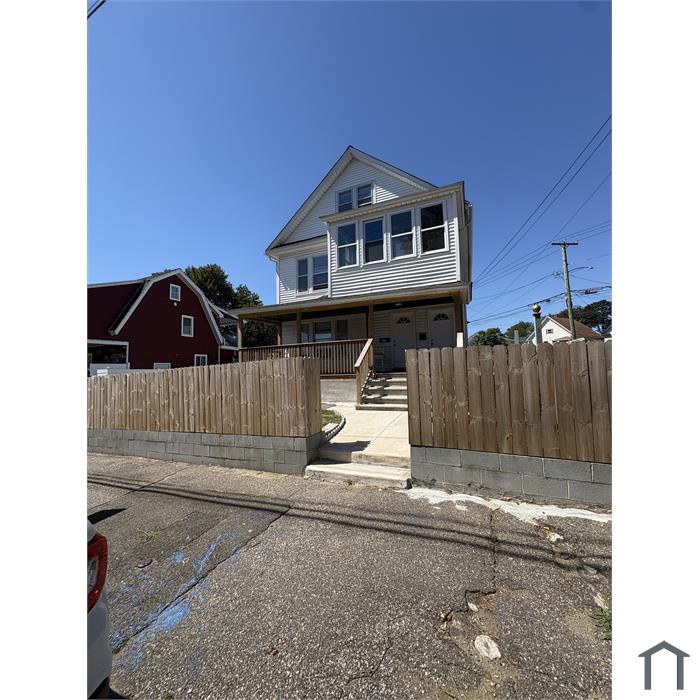 1423 Kossuth St
