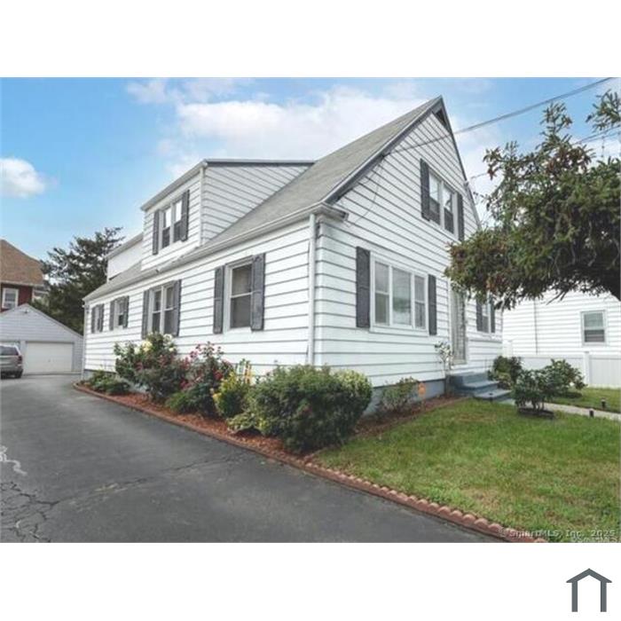 595 Huntington Rd