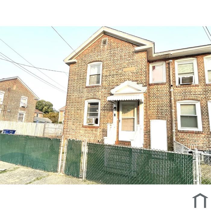 94 Asylum St