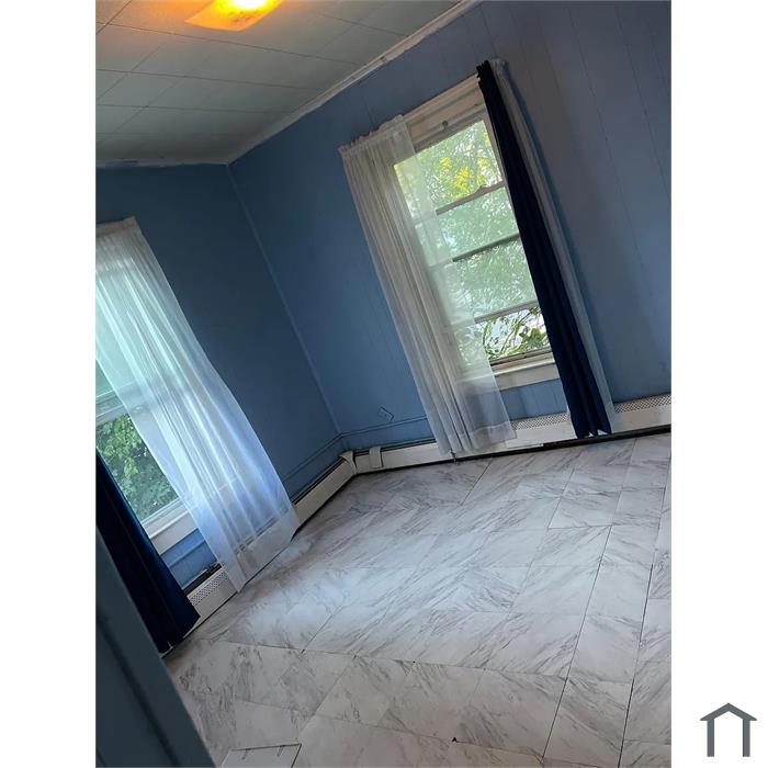 31 W Farm St