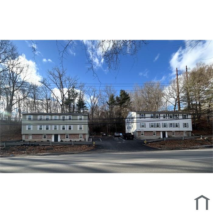 2731 N Main St