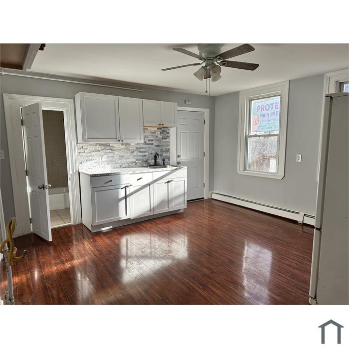 791 E Main St
