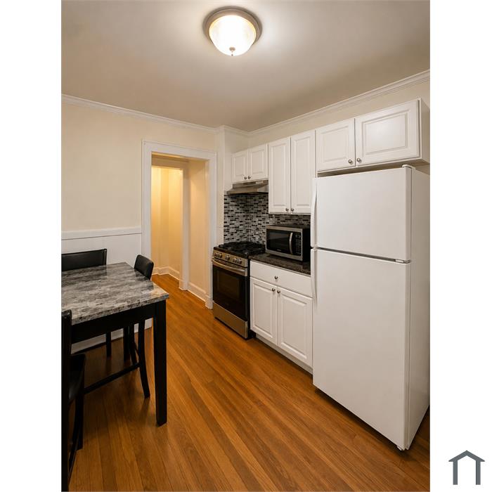 12 Woodbury Ave