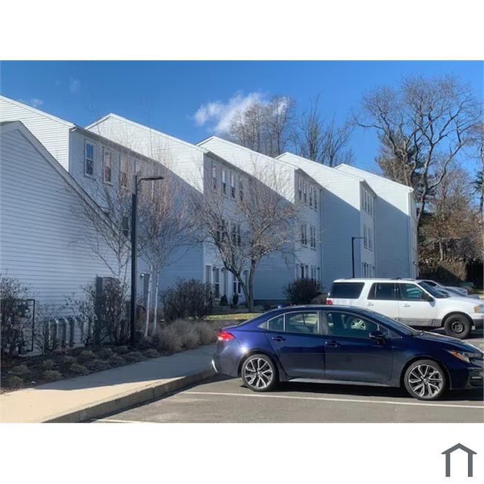 Oak Knoll Apartment