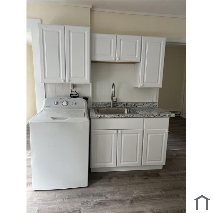 6 E Walnut St