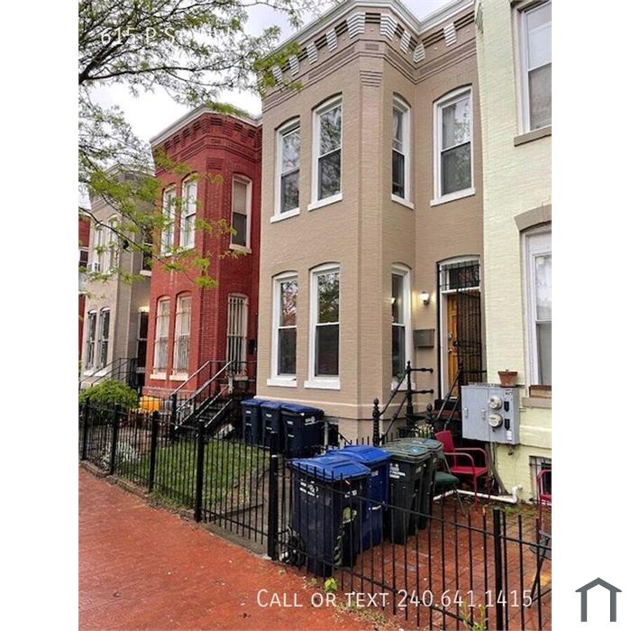 Spacious 4 BR/2.5 BA Townhome in Shaw!