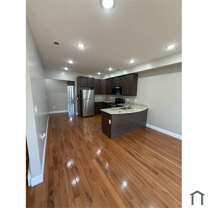 1618 Constitution Ave NE