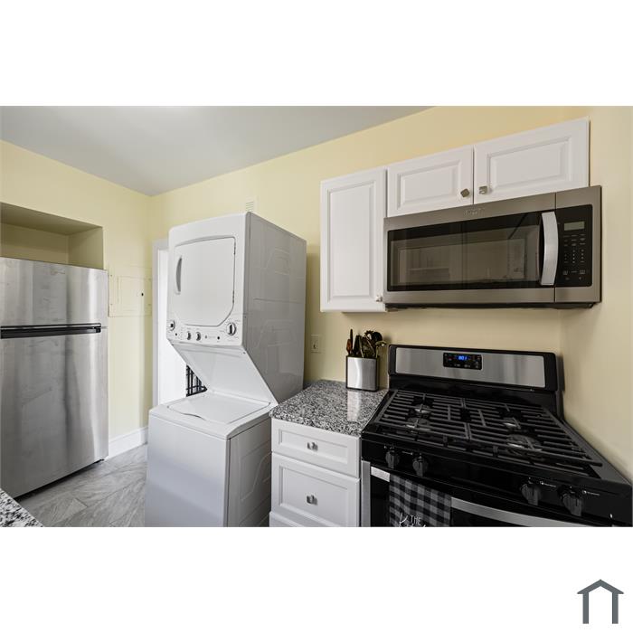 325 V St NE