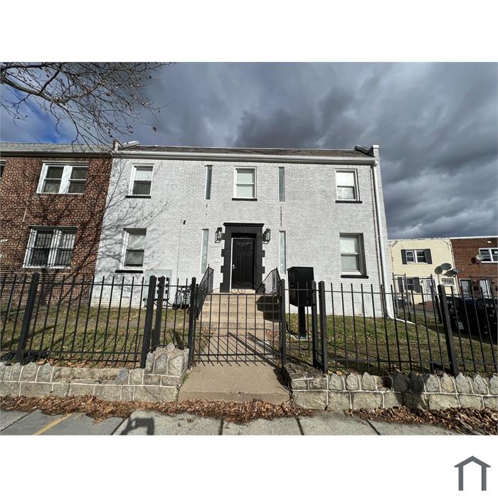 1646 F St NE