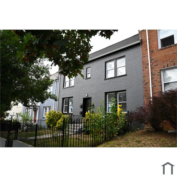 1230 Penn St Ne