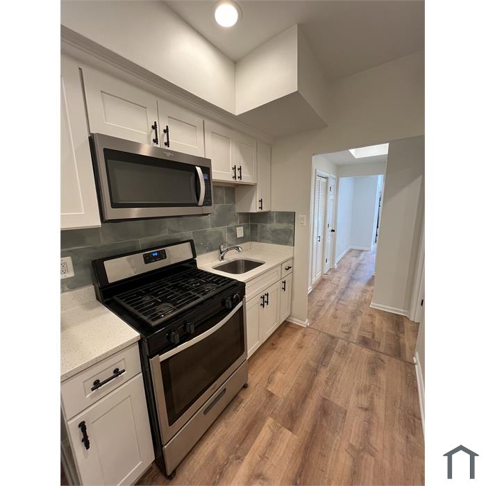 1718 W Virginia Ave NE