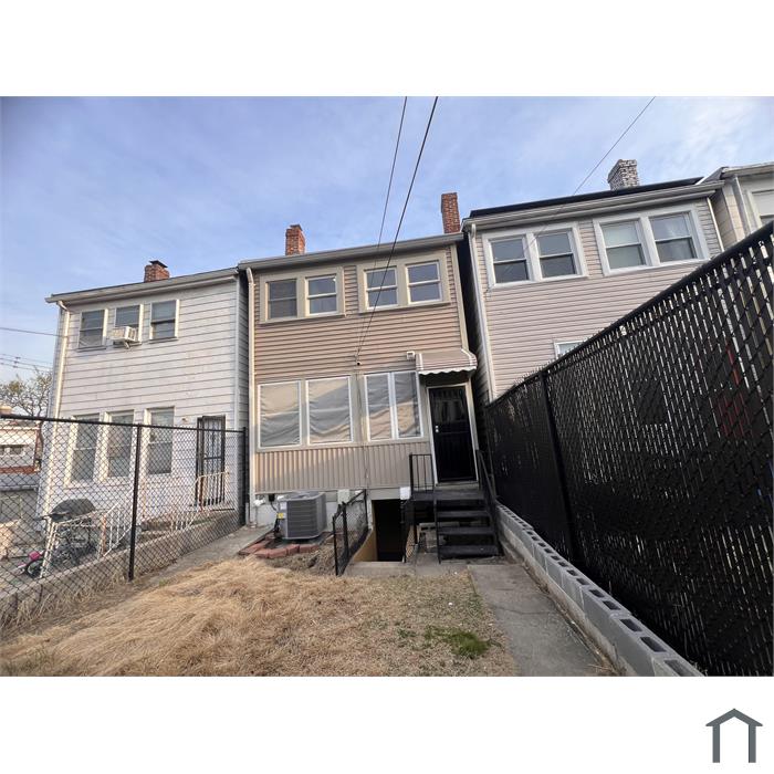418 Gallatin St NW