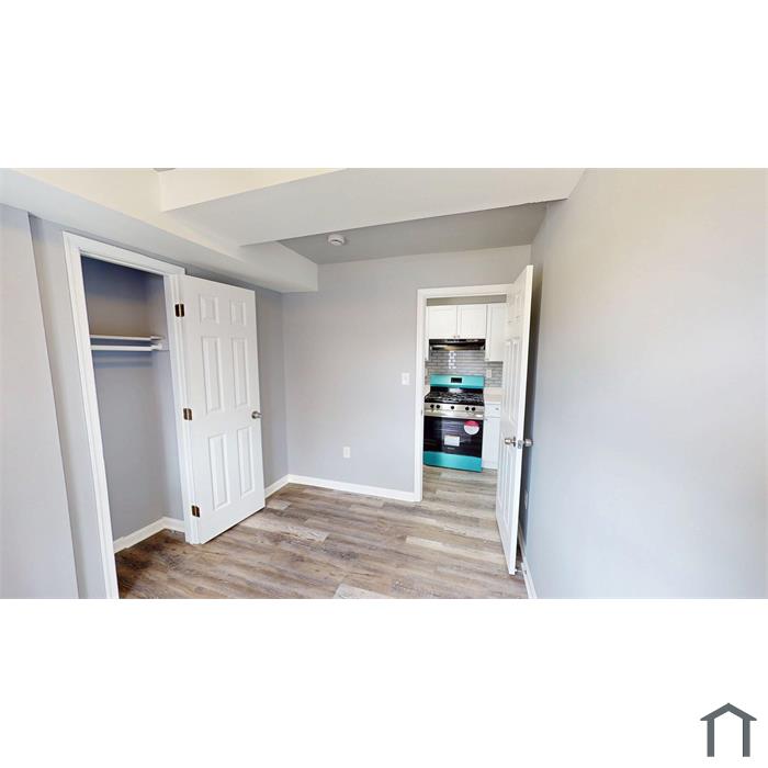 1000 47th Pl NE