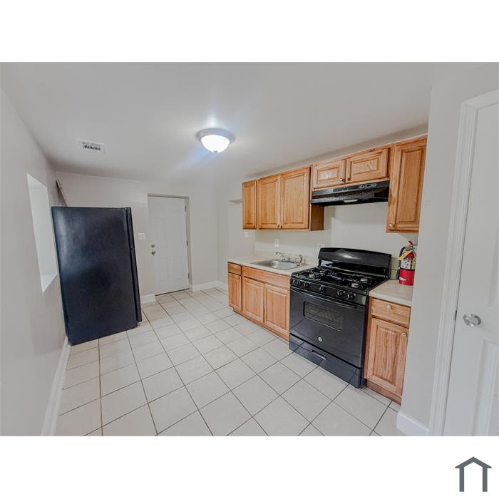 4933 Nannie Helen Burroughs Ave NE