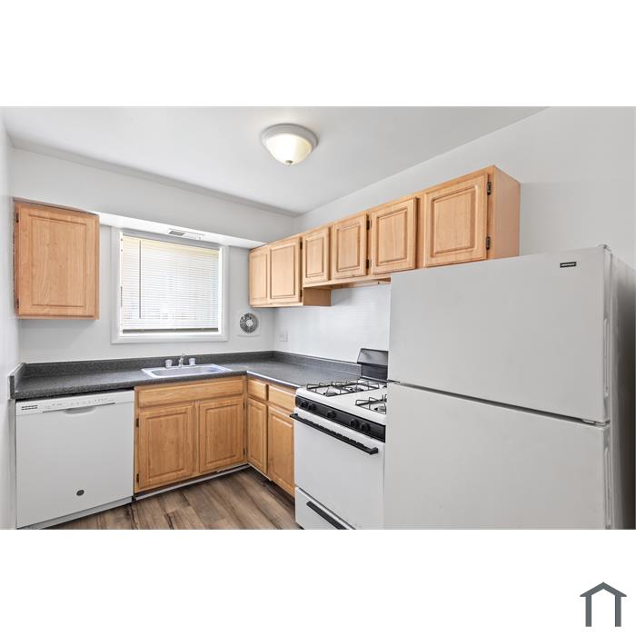 225 43rd Rd NE